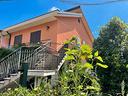 villetta-bifamiliare-giardino-e-posti-auto