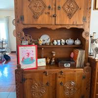 Credenza Tirolese