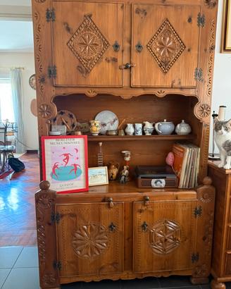 Credenza Tirolese