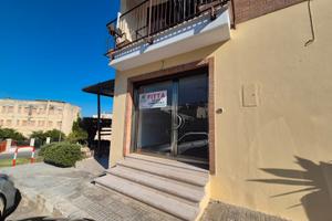 Locale commercaile via Toti