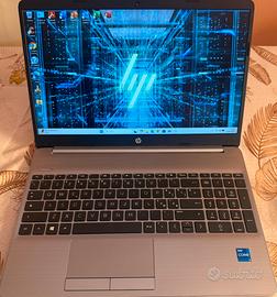 HP 250 G8-15,6”FHD-INTEL QUAD CORE I5-1135G7-TOP