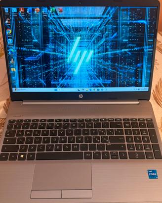 HP 250 G8-15,6”FHD-INTEL QUAD CORE I5-1135G7-TOP