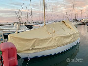Barca a vela 7.40 fuori tutto
