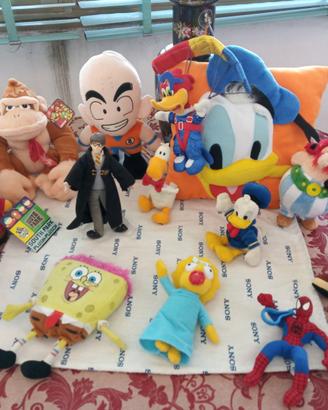 Action figures,happy meal,peluches,accessori