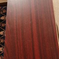 Boiserie in legno scuro per taverne, pub-birrerie