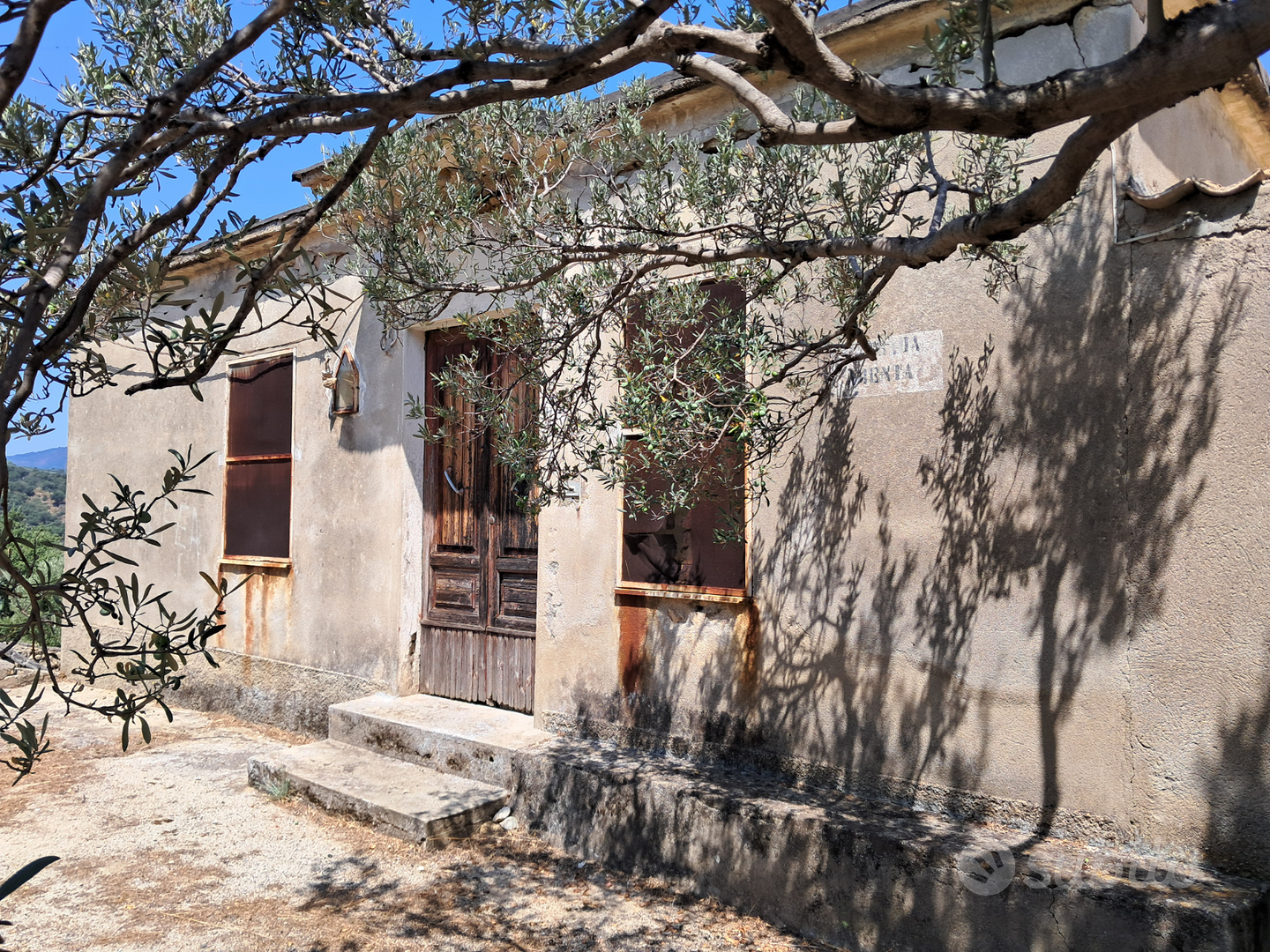 Casa ed appezzamento di terreno - Vista 2