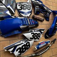 Plastiche Restyling con grafiche Yz 250