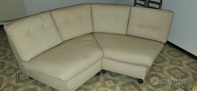 Divano beige chiaro