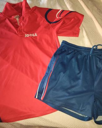 maglietta e pantaloncini 