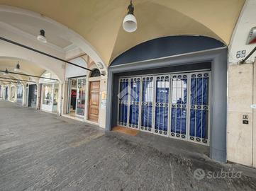 NEGOZIO A BRESCIA