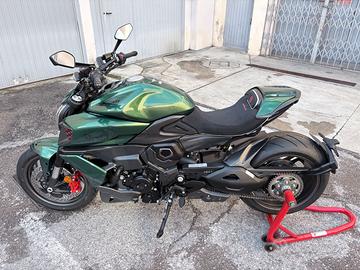 Diavel Bentley edizione speciale