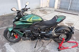 Diavel Bentley edizione speciale