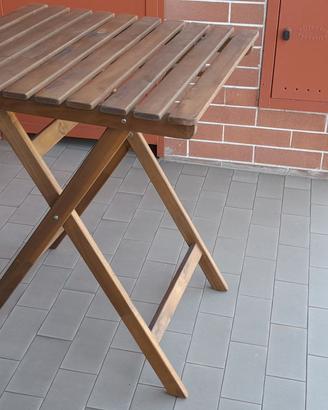Tavolo e sedie da giardino pieghevoli