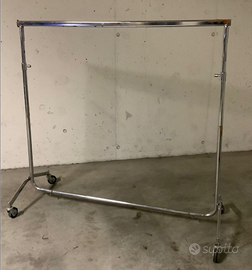 Stand per abbigliamento