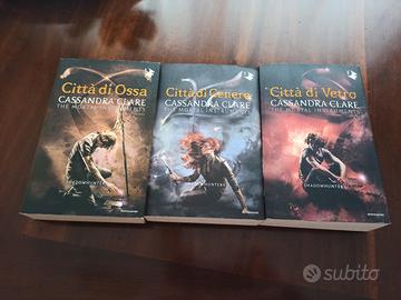 3 Libri della Saga di Shadowhunters 