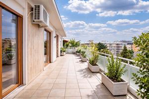 ATTICO SU UNICO LIVELLO CON TERRAZZO E BOX DOPPIO