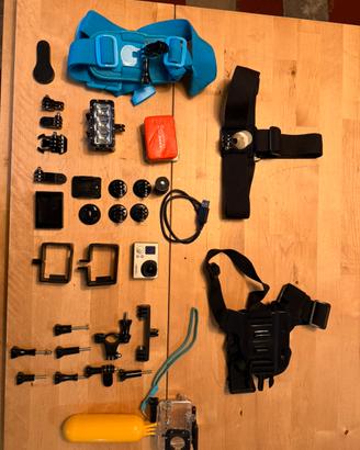 GoPro Hero 3+ White con schermo LCD e accessori