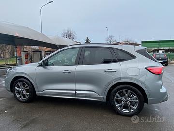 Ford Kuga ST Line Hybrid