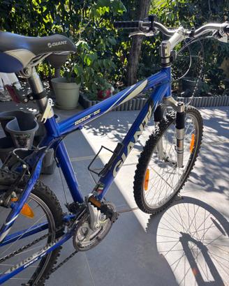 Mountain Bike GIANT Rock SE 26"
