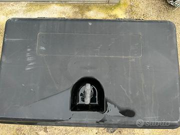 Cassetta porta attrezzi con chiave