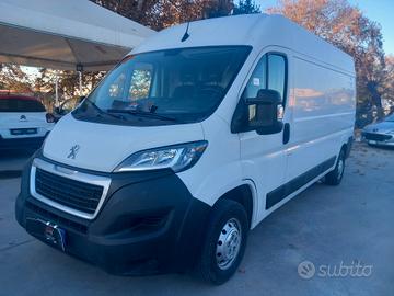 Peugeot Boxer 330 2.2 BlueHDi 140 S&S PC-TN Furgon