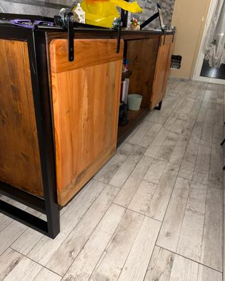 Mobile da sala in legno