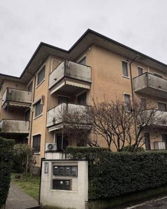 Immobile in asta di 91 m² con 3 locali e box auto 