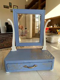 Piccola specchiera glicine e bianco