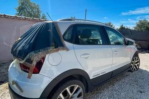 Volkswagen Polo cross incidentata