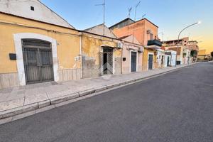 MONOLOCALE A FOGGIA