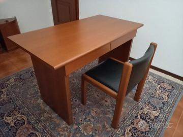 Scrivania nuova in legno