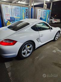Porsche Cayman 2.7