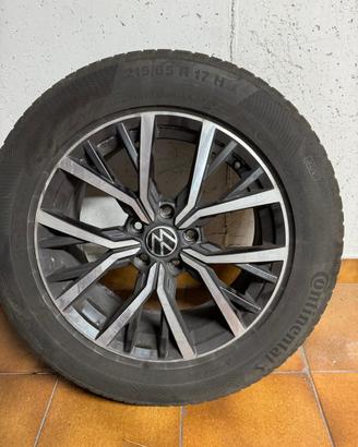 Cerchi in lega Volkswagen da 17 con gomme M+S