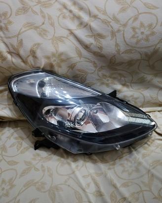 Faro renault Clio