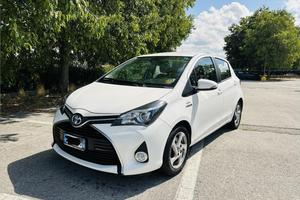 Toyota Yaris Hybrid 1.5 - cambio automatico-