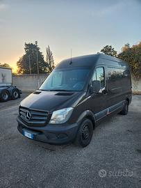 Mercedes Sprinter F37/33 2018 con attrezzatura
