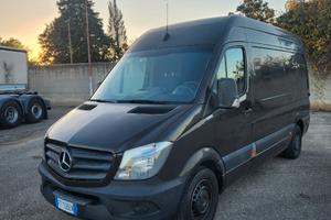 Mercedes Sprinter F37/33 2018 con attrezzatura