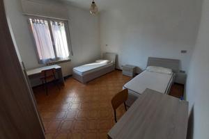 Stanza luminosa in appartamento condiviso
