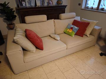 Divano  Doimo Salotti 4 posti con pouf
