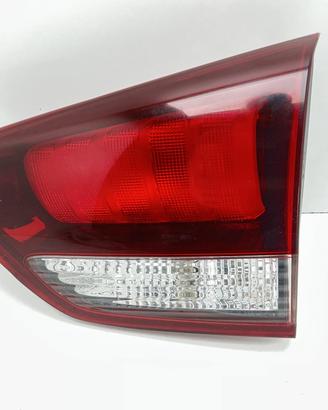 STOP POSTERIORE DESTRO INTEGRATO NEL PORTELLO KIA
