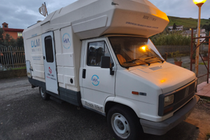 Camper uso ufficio cellula vetroresina
