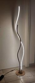 Lampada led a piantana come nuova