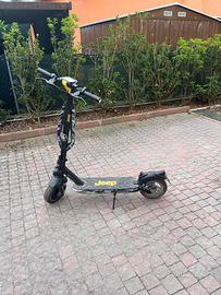 Monopattino a motore