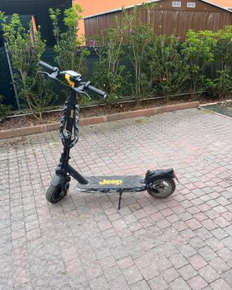 Monopattino a motore