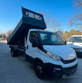 Iveco Daily 35C17 con ribaltabile trilaterale nuov