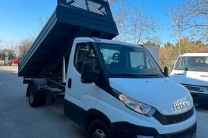 Iveco Daily 35C17 con ribaltabile trilaterale nuov