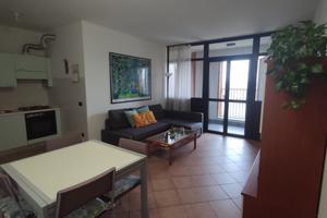 Bilocale arredato con balcone