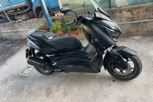 Xmax 300 in perfette condizioni