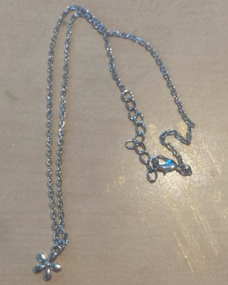 Collana Lindt senza nickel con ciondolo fiore