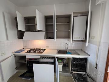 Cucina lineare 300 cm + Modulo 90 cm (con elettr.)